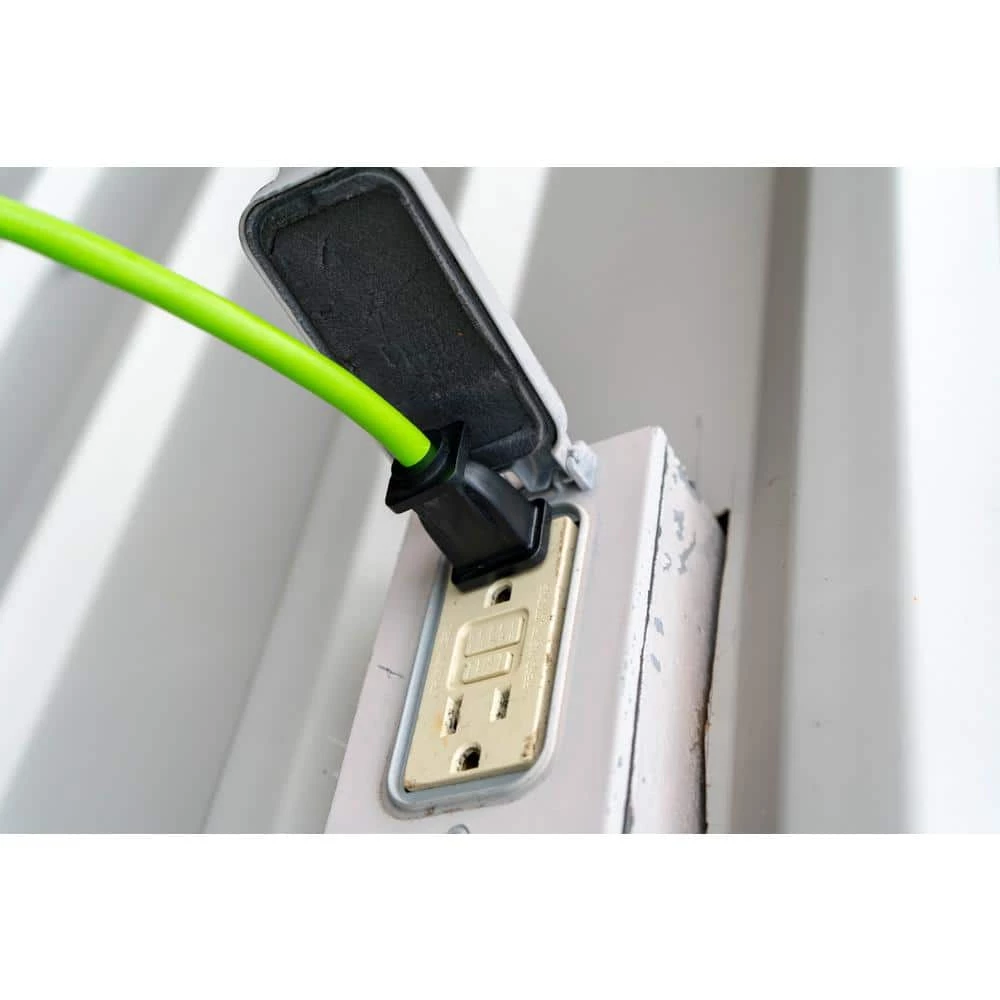 120 ft. 16/2 SJTW Outdoor Light-Duty Extension Cord by Woods 2 120 ft. 16/2 SJTW Outdoor Light-Duty Extension Cord by Woods - Image 2