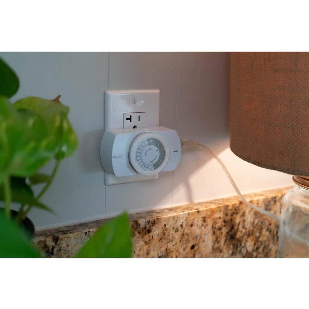 24 Hour Heavy Duty Indoor Plug-In Grounded Outlet Mechanical Timer by Woods 10 24 Hour Heavy Duty Indoor Plug-In Grounded Outlet Mechanical Timer by Woods - Image 10